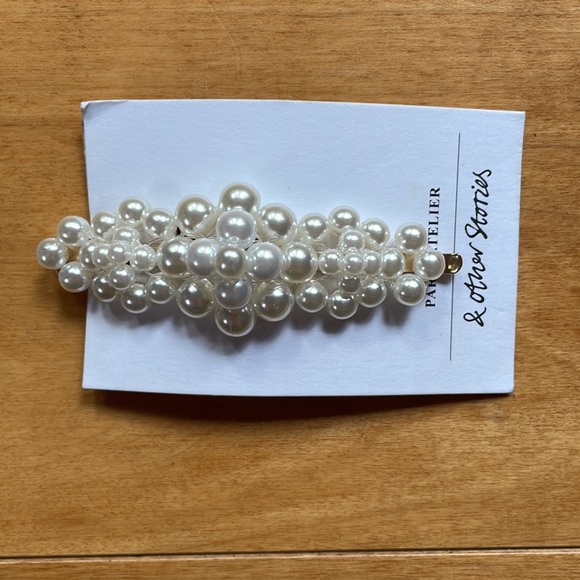 *NWT* 🎀 & Other Stories - Pearl Hair Clip - Picture 2 of 4